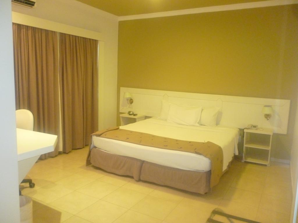 Hotel Anaca Sao Carlos Bilik gambar
